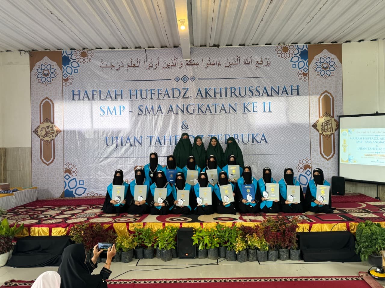 Berfoto Dengan Para Ustadzah